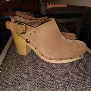 Ugg clogs